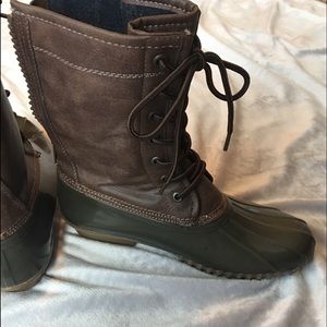 Duck boots